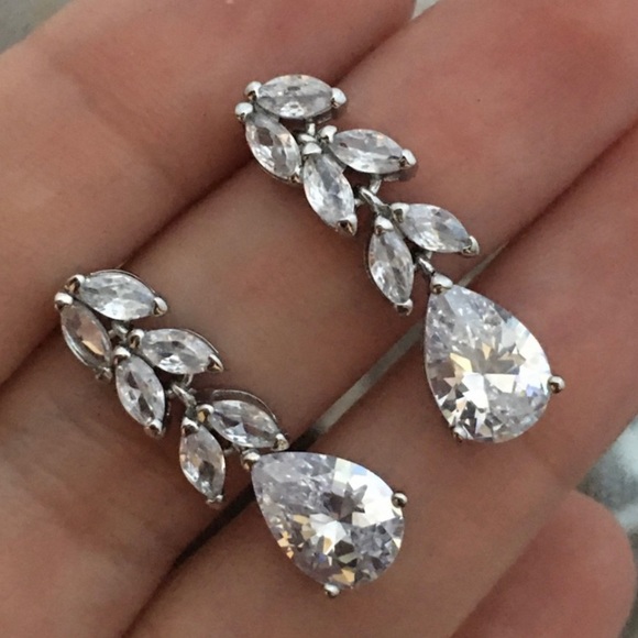 Crystal Leaf Drop Earrings - Picture 1 of 8
